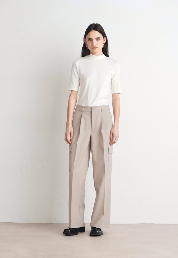RELAXED LEG TAILORED PANT - Cargo trousers4