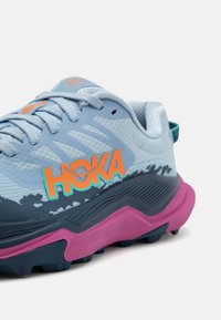 HOKA TORRENT 4 - Scarpe da trail running - drizzle/fuchsia