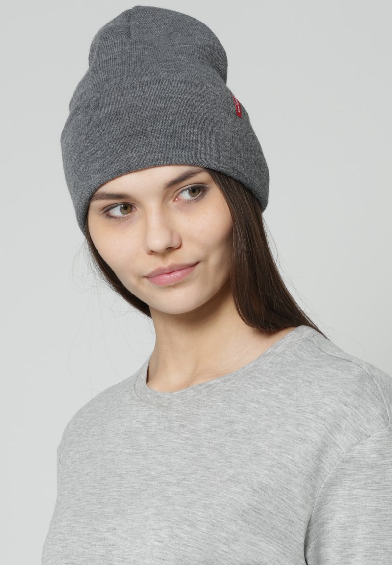 beanie levi's