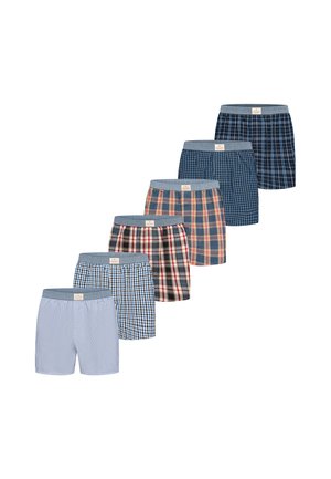 Sechs Paar Herrenboxershorts, diagonal angeordnet, jeweils mit unterschiedlichen Karomustern und Streifen sowie elastischen Bund.