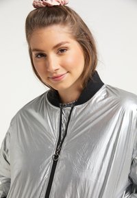 myMo Bomber dzseki - silber