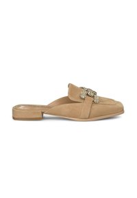 Mule en daim beige avec un petit talon bloc, présentant un nœud orné de bijoux décoratifs sur le dessus et un design à bout rond.