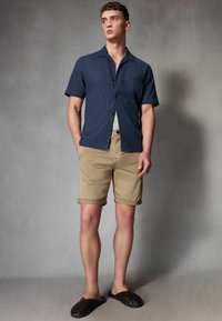 Next REGULAR FIT - Shorts - stone