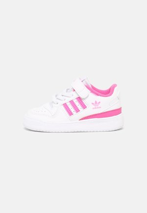 Sneakers - white