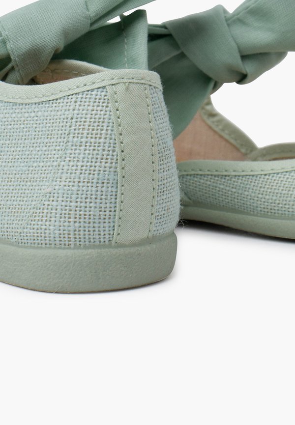 MERCEDITA ESCOTADA CON  – Lauflernschuh – aguamarina