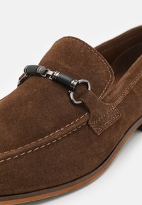 Pier One LEATHER - Pensko - brown