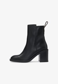 Valgt, black