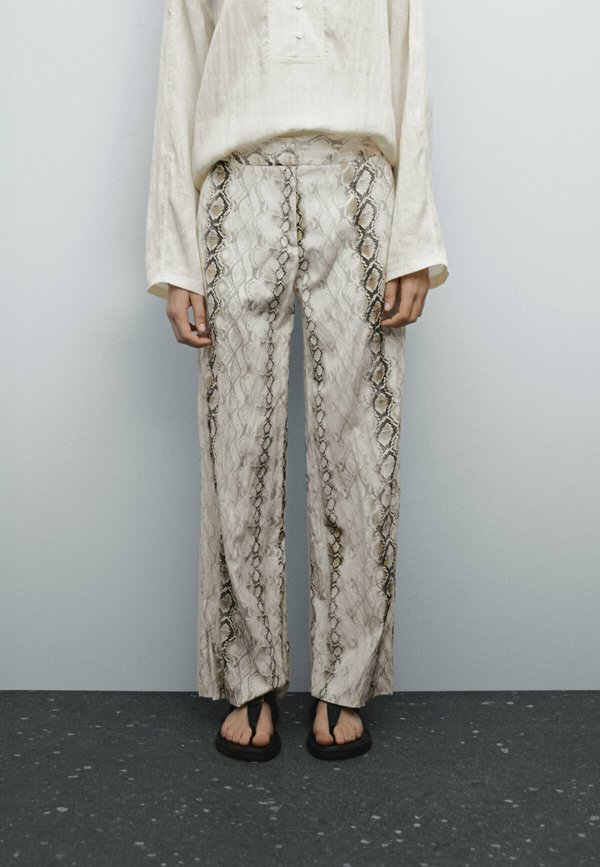 ANIMAL PRINT STRAIGHT-LEG WITH VENTS - Trousers - beige