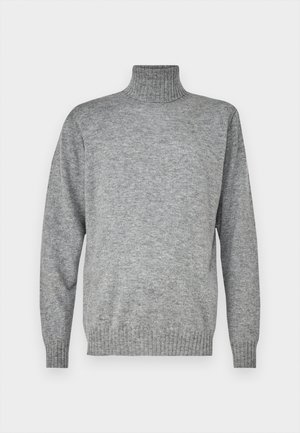 Maglione grigio a collo alto realizzato in tessuto a maglia. Presenta un colletto e polsini a costine, con una vestibilità rilassata e una texture liscia. Nessun motivo o accenti.