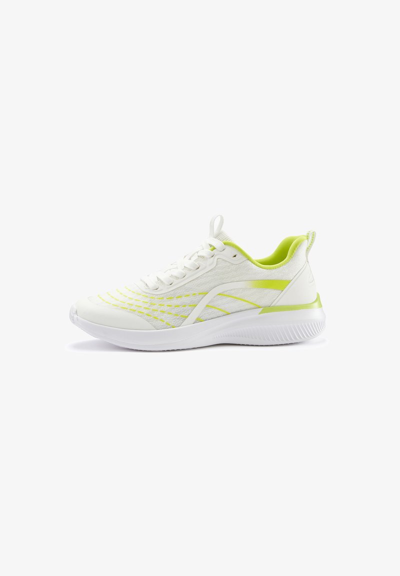 Weiße Sport Schuhe mit limonengrünen Akzenten, gestrickter Textur, schlankem Design und einer gepolsterten Sohle mit horizontalen Rillen für besseren Halt.