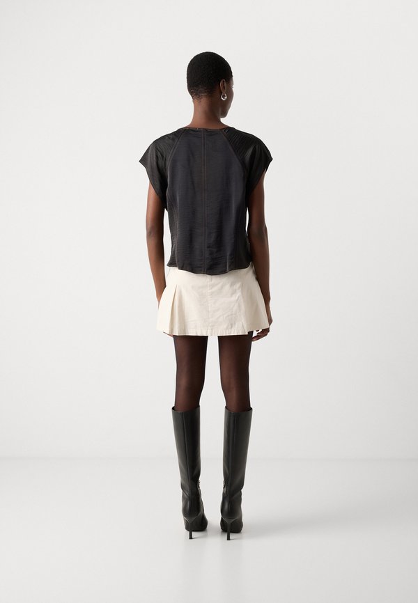 FLUTTER DRESSING - Basic T-shirt3