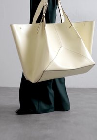 Victoria Beckham JUMBO TOTE - Τσάντα Tote - ivory