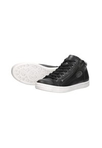 Zwarte leren sneakers met een high-top ontwerp, witte rubberen zool, zijrits en gestructureerd wit stiksel langs de rand van de zool.
