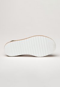 Chamby IBICENCA PALMIRA - Sandalias con plataforma - black/white