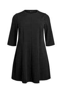 Czarna sukienka w kształcie litery A z lekkiego materiału, z okrągłym dekoltem i rękawami o długości trzy czwarte; charakteryzuje się luźnym krojem.