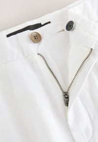 Unselected, off white