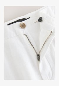 Unselected, off white