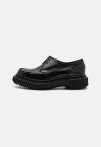 Unausgewählt, black