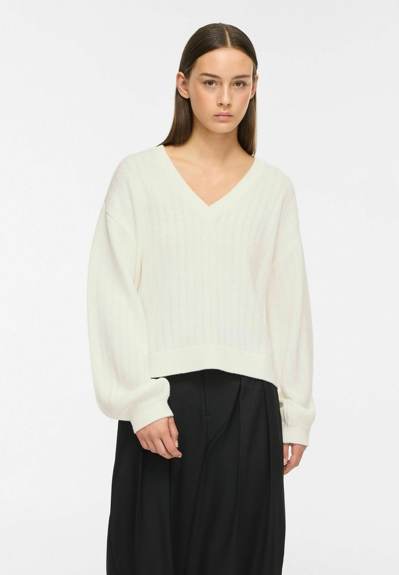 VILA KNITTED PULLOVER VIOA V-NECK - Pullover - cloud dancer