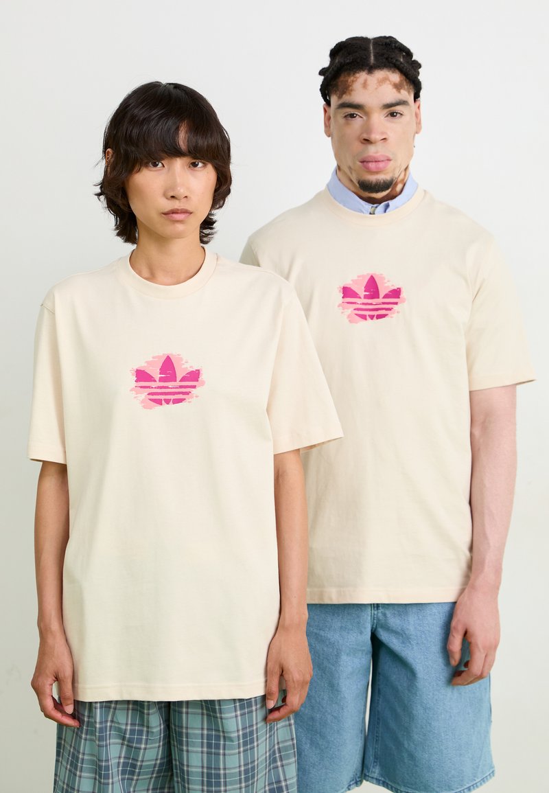 adidas Originals - GRAPHIC TEE UNISEX - Marškinėliai su spaudiniu - white, Padidinti