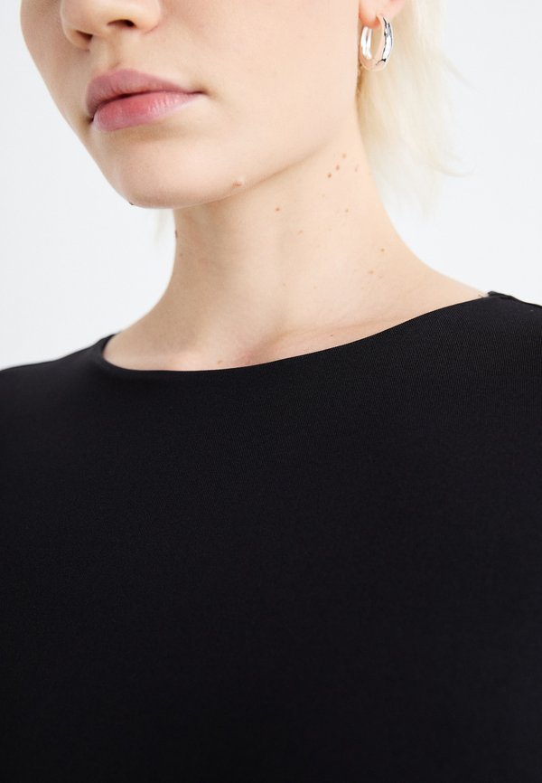 LONE - Long sleeved top3