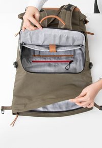 Aunts & Uncles MATSUYAMA  - Tagesrucksack - fallen rock