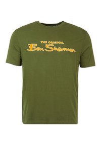 Unselected, camouflage