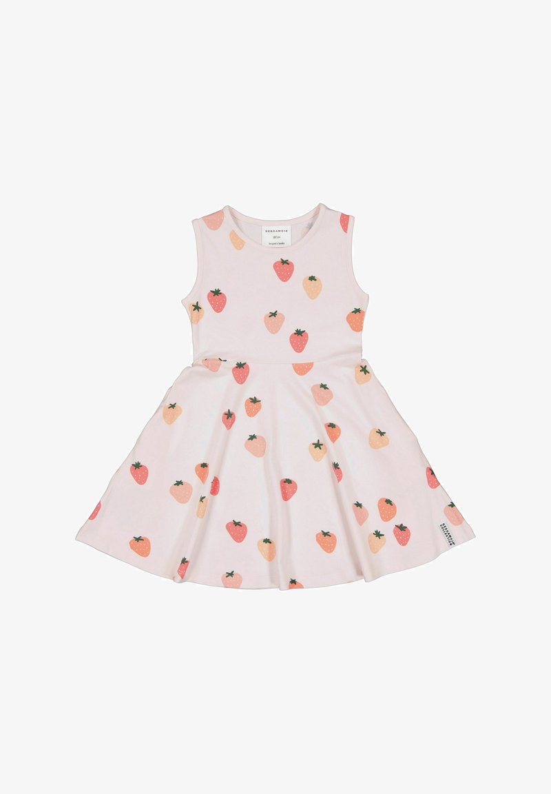 Ærmeløs lyserød kjole til små børn med vid nederdel, dekoreret med spredte røde og ferskenfarvede jordbærprint og rund halsudskæring.