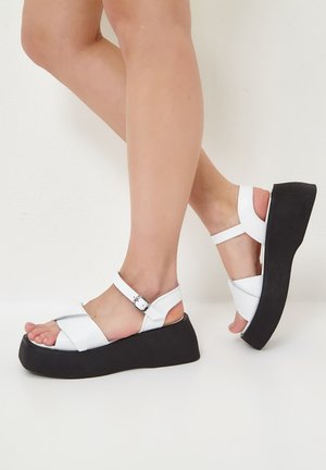 Platform sandals - white