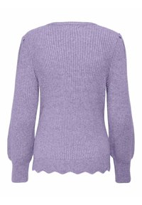 Pull en maille côtelée violet avec manches longues, ourlet festonné et finition texturée. Design simple et ajusté.