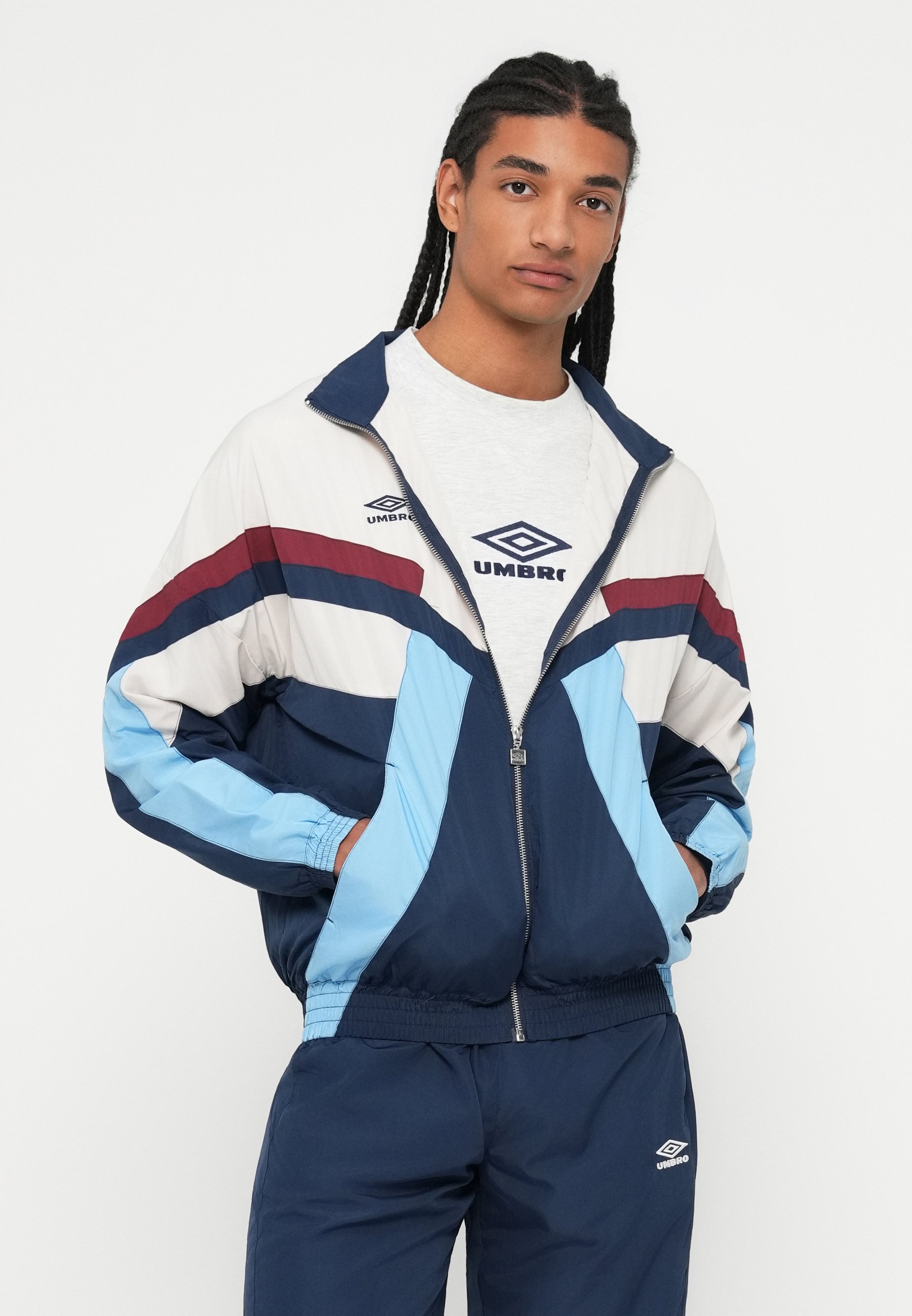 Umbro RELAXED TRACK JACKET - Leichte Jacke - dark navy/white sand