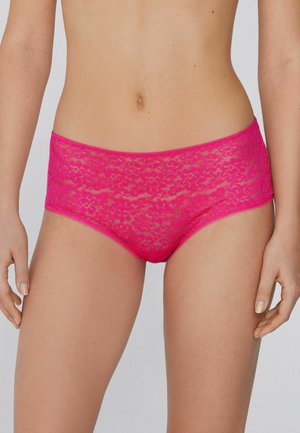 Spitzen-Hipster-Unterwäsche in leuchtendem Pink, mit floralem Muster und weicher Textur, breitem Bund und nahtlosen Seiten.