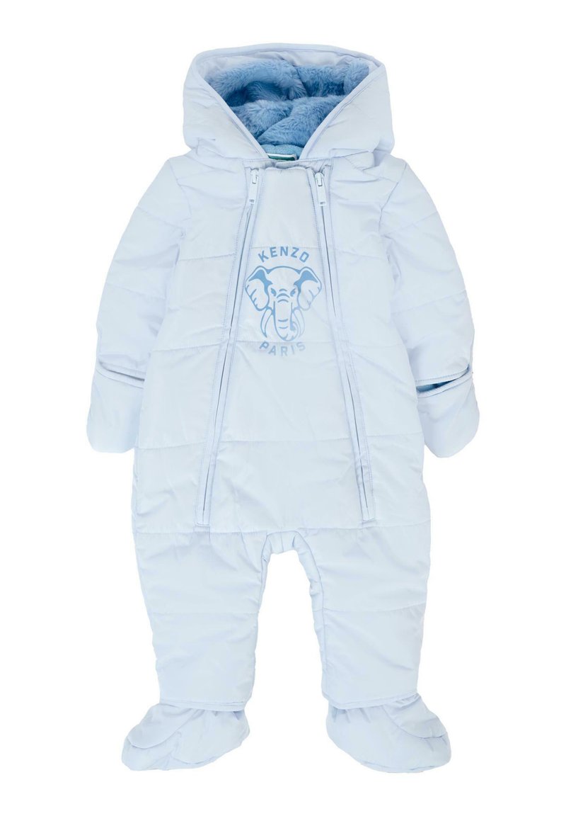 Tutina da neve per neonati di colore azzurro chiaro, imbottita, con cappuccio, guanti e scarpine integrate, e il logo "Kenzo Paris" con elefante sul petto.