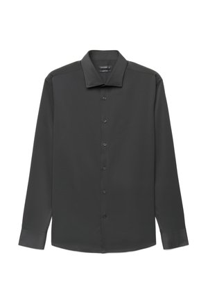 Camicia nera da uomo a maniche lunghe con bottoni, colletto appuntito e polsini abbottonati, stesa su sfondo bianco.