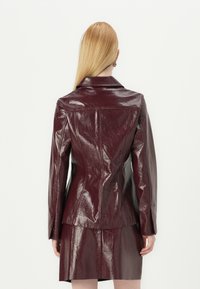 Vero Moda VMLOTTIE PEPLUM JACKET - Imitert skinnjakke - winetasting