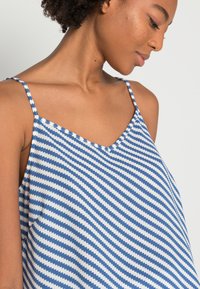 ONLY ONLNOVA PARIS SINGLET  - Top - eggnog bias stripe blue