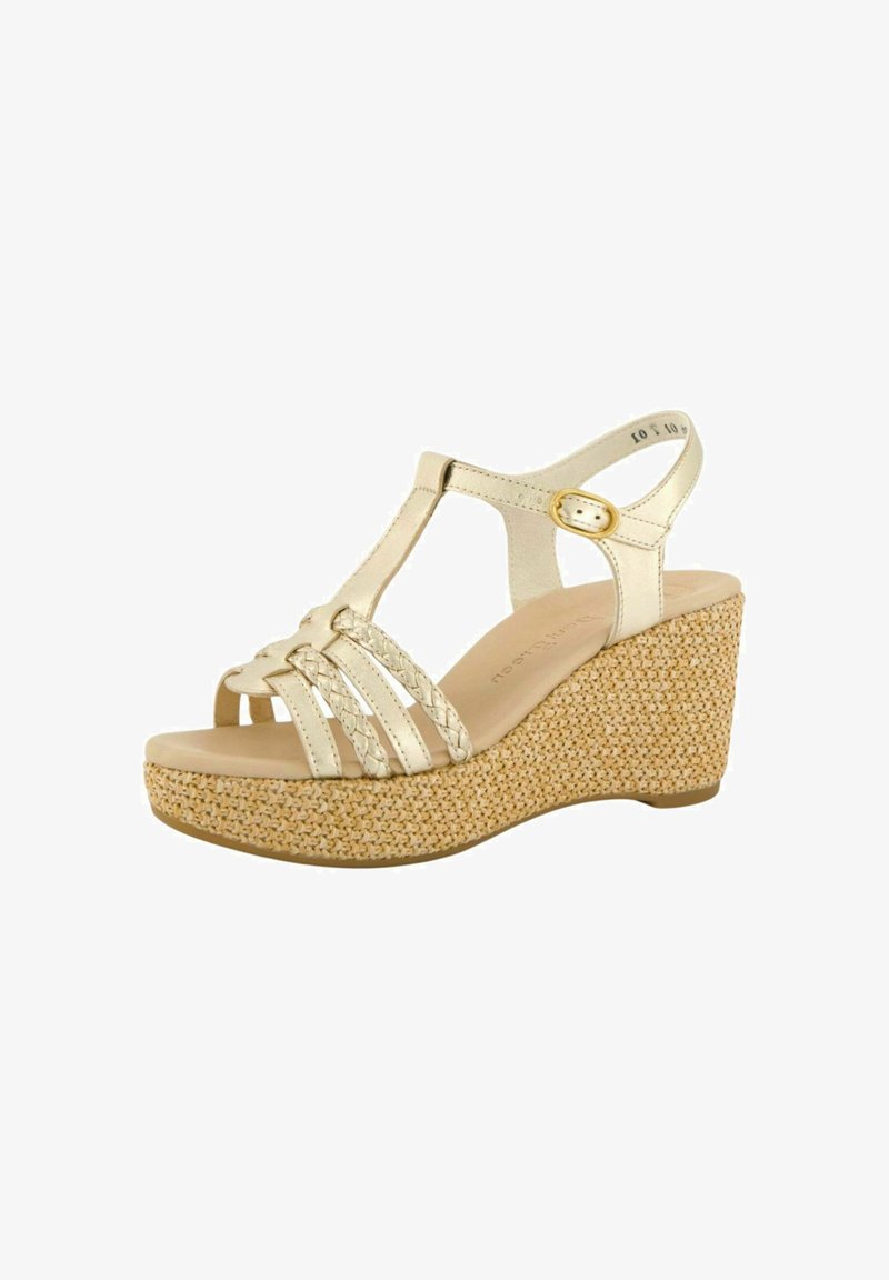 Sandali con zeppa e design a fascia intrecciata, con dettagli in oro. Realizzati in materiale sintetico beige con una piattaforma intrecciata testurizzata.
