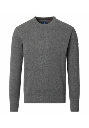 Męski jednolity szary sweter z okrągłym dekoltem, długimi rękawami oraz ściągaczami na mankietach i dole, wykonany z miękkiej dzianiny.