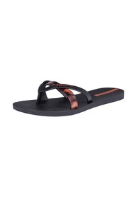 Schwarze Flip-Flops mit strukturiertem Sohlen, die über gekreuzte Riemen in Schwarz und einem braunen Tierdruck-Akzent verfügen. Ipanema-Branding sichtbar.