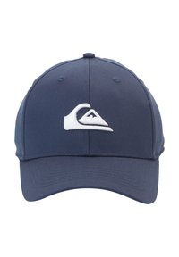 Boné de beisebol azul-marinho feito de algodão, com uma coroa arredondada e viseira curvada. Apresenta um logotipo bordado branco na parte da frente.