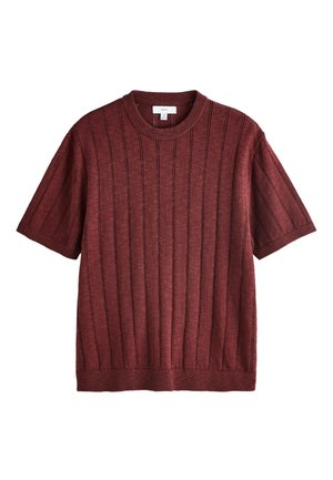Maglione bordeaux a maniche corte in maglia con righe verticali coste e scollo rotondo, mostrato su sfondo bianco.