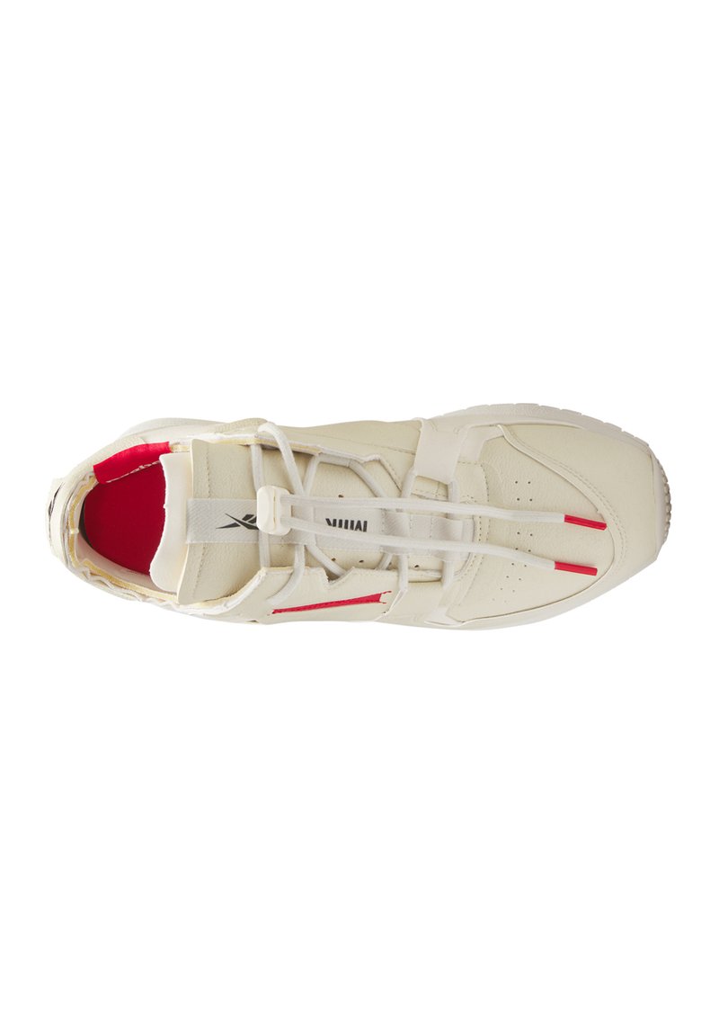 Reebok NEUTRAL CLASSIC - Běžecké boty do terénu - beigerotschwarz