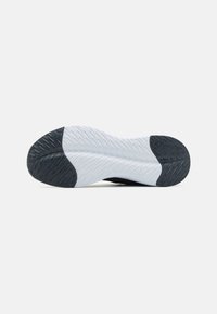 Champion BOLD BASE - Treeningjalatsid - new navy/lime