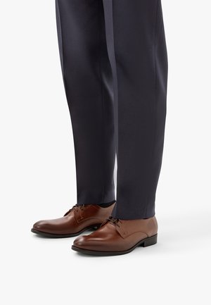 RYŁKO, Biznesowe buty sznurowane