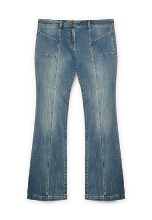 Lichtblauwe flared jeans met een vervaagde afwerking, voorzien van vier zakken en contrasterende stikseldetails langs de naden.