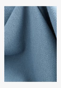 Nevybrané, blue
