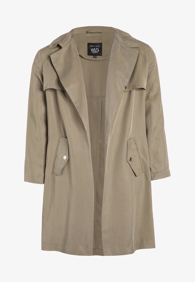 Abrigo largo color marrón claro con solapas anchas, bolsillos con solapa abotonada y una etiqueta New Look 915 dentro del cuello.