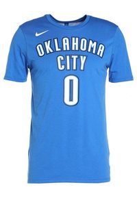 Niebieska bawełniana koszulka z krótkim rękawem, z napisem "OKLAHOMA CITY" w białym i szarym kolorze oraz numerem "0" poniżej, z okrągłym dekoltem.