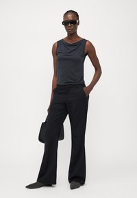 Gina Tricot Tall RELAXED TROUSERS - Pantaloni - black
