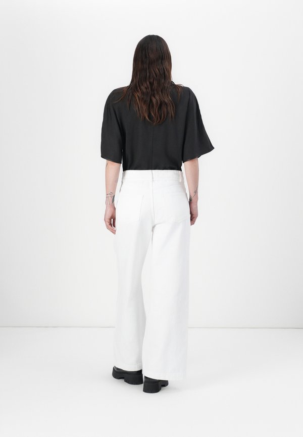 LANE WINTER  - Wide Leg3